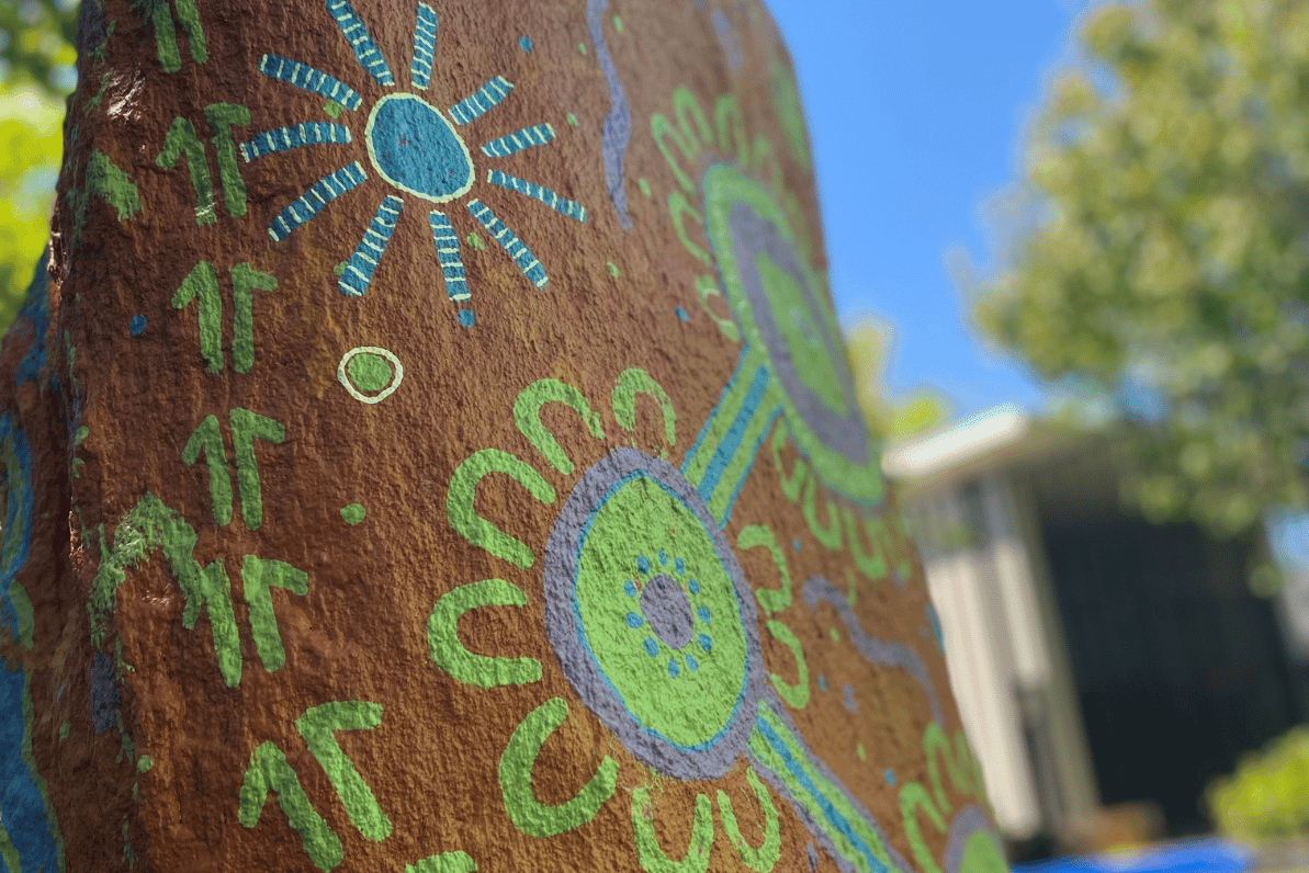 Local Indigenous Artist Collaborates with the Children at Green Leaves Seaford Meadows to Create an Outdoor Masterpiece